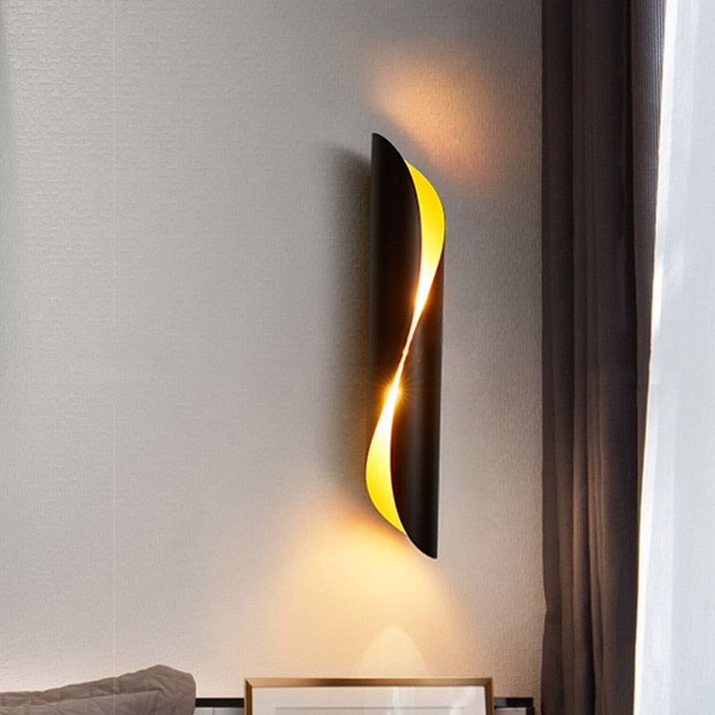 Nordic Light Crack Wall Lamp - Vermilton