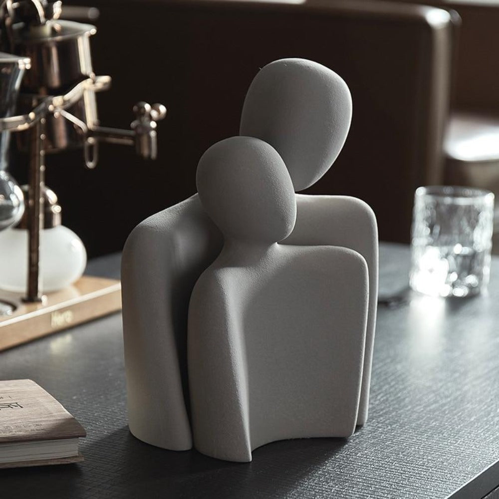 Nordic Minimalist Couple Hug Statue