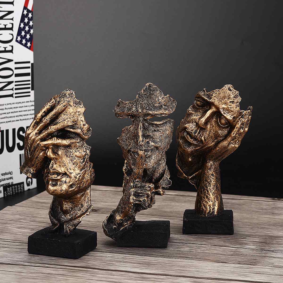 Nordic Simple Abstract Sculpture - Vermilton