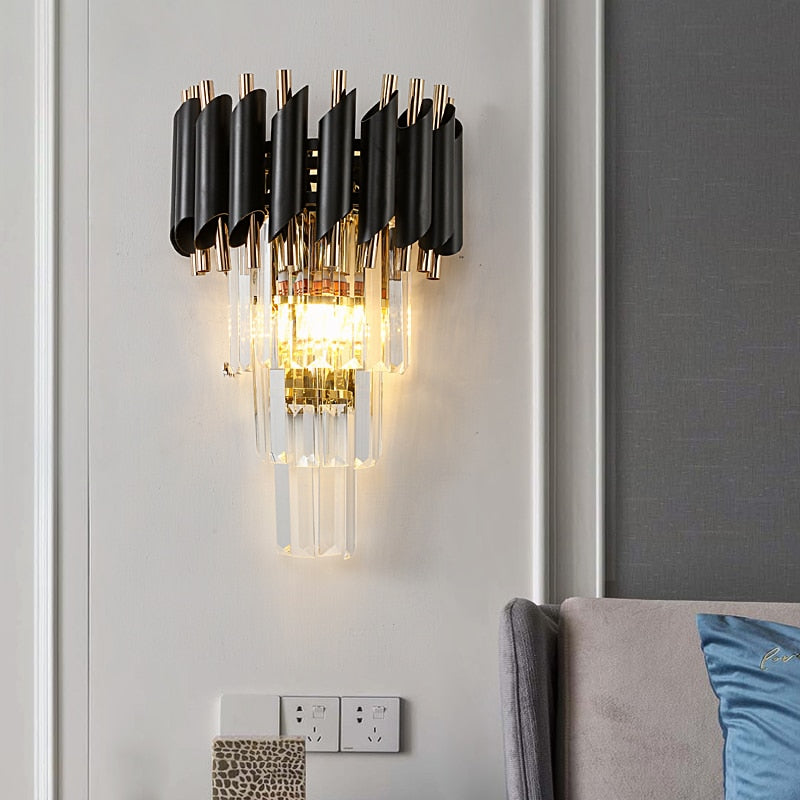 Crystal Black and Gold Wall Lamp - Vermilton